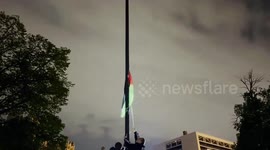 USA: Police Toss Palestinian Banner, Raise American Flag After Quelling CCNY Pro-Palestine Protest
