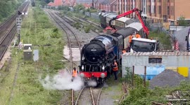 The famous Blue Peter 60532 steam locomotive is back on the tracks and running again after over 20y ears of renovations