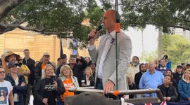 Chris Elston, known as Billboard Chris speaks at libertarian rally in Sydney, Australia