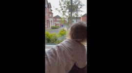 Tot's Adorable Reaction to Dad Coming Home
