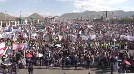 Yemen: Yemeni Houthis announce they will attack all ships going to Israel via the Mediterranean Sea