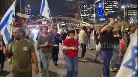 Israel: Demonstrators Block Ayalon Highway In Tel Aviv, Demanding Deal With Hamas