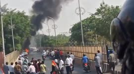 Fierce fire in moving car incident on Northern India, driver jumped save the life