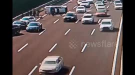 Brave motorists rush to aid after terrifying crash on Chinese highway