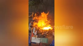 In Noida Huge fire broke out in shops located road side tea shop through gass cyilender , No cagulity