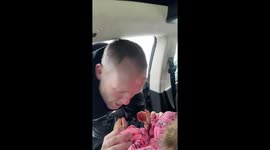Heartwarming moment as dad's playfulness sparks uncontainable joy in his baby