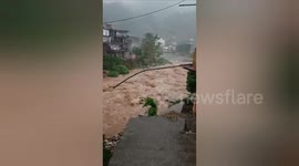Sudden downpour leaves town flooded in northern India