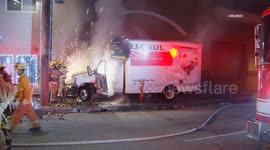 USA: LAFD responded to a hit-and-run crash involving a U-Haul box truck into a structure