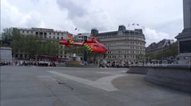 Helicopter lands in Trafalgar square,