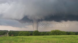 Deadly tornado rips through Oklahoma, USA
