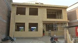 老木工为儿造纯松木“婚房” 4卧2卫造价20万