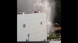 Broken hydrant causes massive water spout in Moscow, Russia