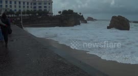 Huge Waves in Biarritz !