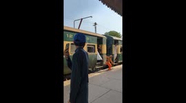 Woman falls after jumping off moving train in Multan, India