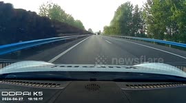 Car's headlight popping up startle driver in China