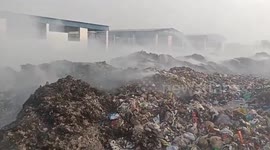 India: Fire broke out in the garbage at the dumping ground, people's effected for health risks due to toxic smoke exposure