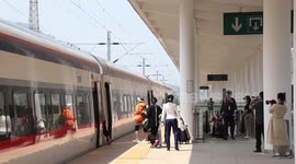 1st Guizhou-Vientiane train arrives in Laos
