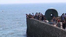 First Sunny Weekend in Brighton: Beaches Packed as Temps Hit 20°C