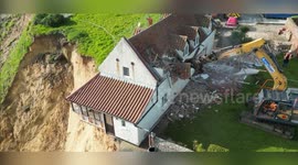 UK: Historic Farmhouse Demolished as Norfolk Cliff Gives Way