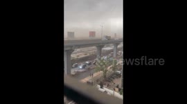 India: Massive Dust Storm Batters Mumbai Causing Casualties, Damage 4