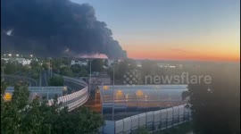Massive fire engulfs Warsaw shopping complex
