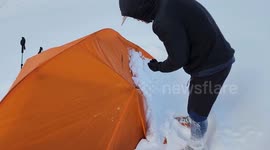 Couple discover dead climber in tent 7,000 metres up mountain in China