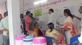 Indian politician slaps voter after jumping queue at polling station