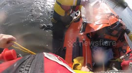 UK: RNLI Member's Perfect Throw Saves Stranded Vessel Crew
