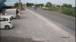 Pickup truck rolls into road when driver forgets handbrake while unloading