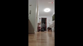Girl pulls hilarious scare prank on easy-to-spook boyfriend