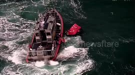 USA: Coast Guard Executes Dramatic Rescue of 4 Boaters Near Freeport, Texas