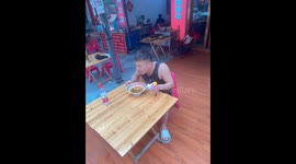 Wet surprise: water gun prank backfires at Yunnan's water splashing festival