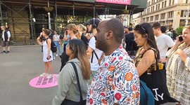 USA: The futuristic portal opened in New York that connects people more than 3,000 kilometres apart