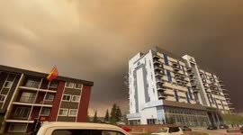 Canada: Smoke shrouds sky from wildfire in Downtown Fort McMurray
