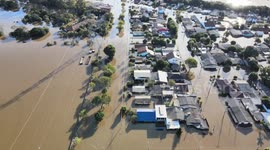 Brazil: 98 people sought in floods