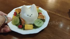 This cute pudding is so flexible!! No matter how hard shaking it won't broken