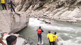 Tourist rescue from river by swift action of SDRF in northern India