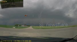US: Derecho Pummels Kansas With Damaging Winds And Hail 4