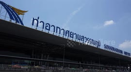 BREAKING: 'Passenger dies and 30 injured' on flight from London to Singapore forcing emergency landing
