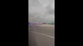 1 dead, many injured in severe turbulence on Singapore Airlines flight from London  Eyewitness footage shows massive security and ambulances on runway