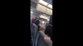 Defiant passenger causes chaos and entire flight deplanes before arrest