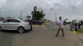 USA: Dramatic Footage Shows Officers Rescuing Infants from Stolen Vehicle Crash