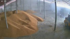 Powerful storm devastates rice warehouse in Thailand