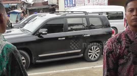 Indonesia: Indonesian President Jokowi visits flooded areas in Sumatra