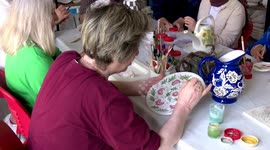 Turkish ceramist offers artistic solace to patients