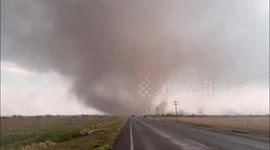US: Storm System Brings Tornadoes, Hail To Oklahoma 2