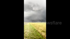US: Storm System Brings Tornadoes, Hail To Oklahoma 3