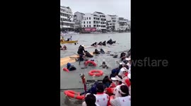 Dramatic dragon boat clash during race results in 1 injury in China