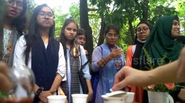 Bangladeshi people experience Chinese tea culture with high passion