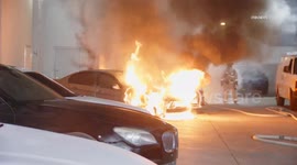 USA: 2 Cars Burn in Auto Body Shop